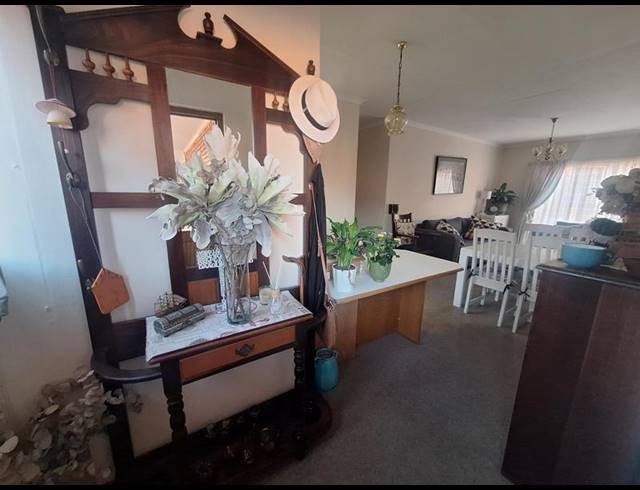 2 BEDROOM APARTMENT FOR SALE IN LYNNWOOD